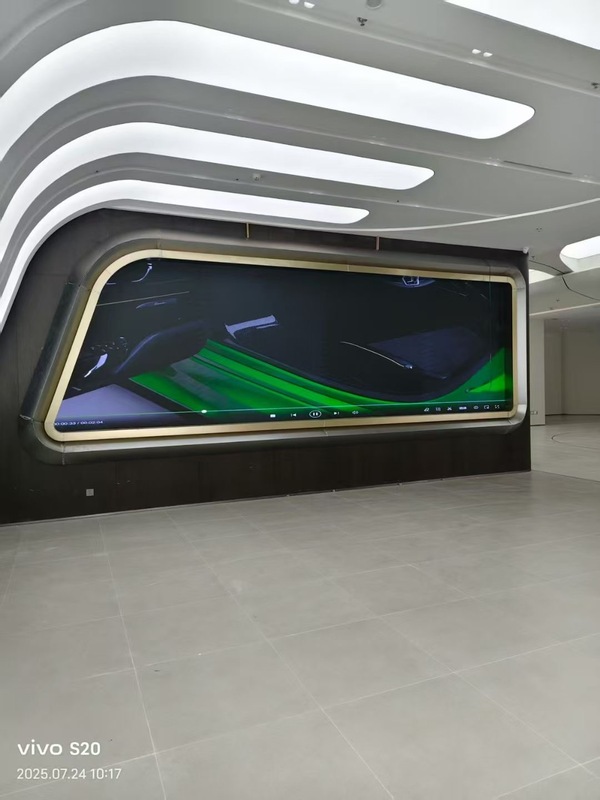戶內(nèi)P2.5LED顯示屏